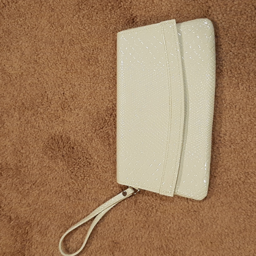 White Faux Leather Clutch/Wristlet